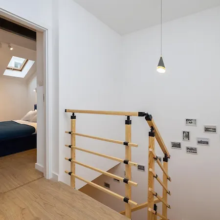 In The Heart Of Historical District With Free Parking-2